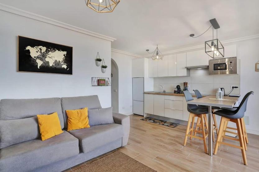 Margherita House Tenerife, Wonderful Ocean View Apartment *